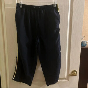 Women’s Mountain Lake Cropped/Capri Navy Blue Pants Size Medium EUC